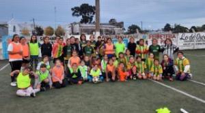  Encuentro amistoso de la Escuela Municipal de Fútbol Femenino